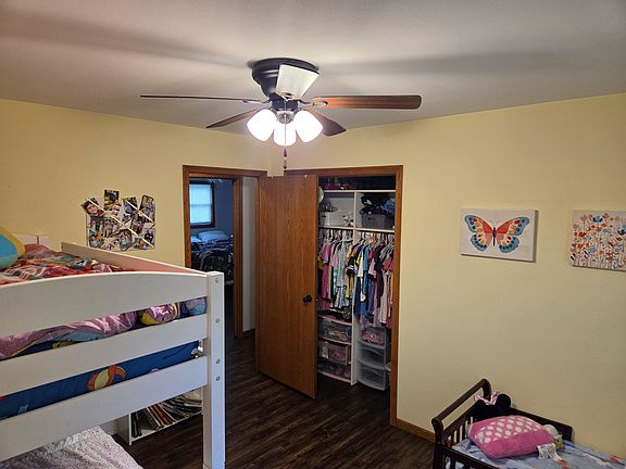5th image of 561 Wakefield Ave