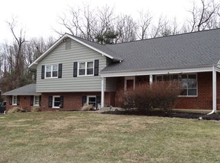748 Hunt Club Ln, Chester Springs, PA 19425
