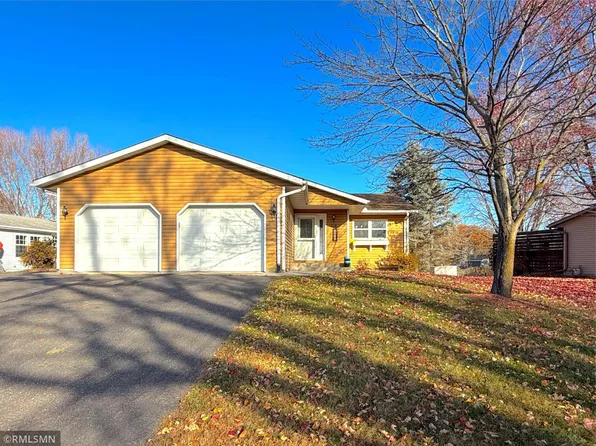 210 Knollwood St W, Annandale, MN 55302