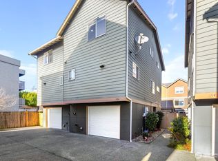 932 N 96th St, Seattle, WA 98103