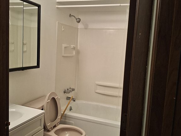 4th image of 1000 N Chilson St APT 3