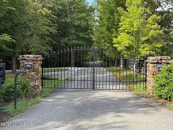 3rd image of 229 Cherry Ln