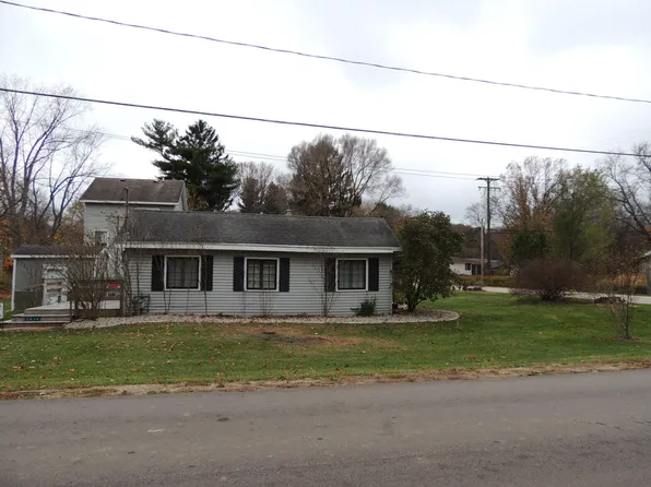 3416 Elizabeth St, Saugatuck, MI 49453