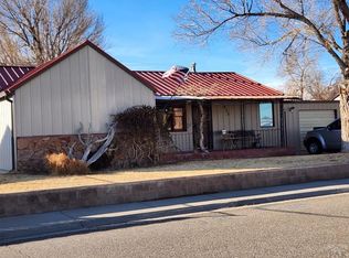 633 Cherry Ln, Pueblo, CO 81005