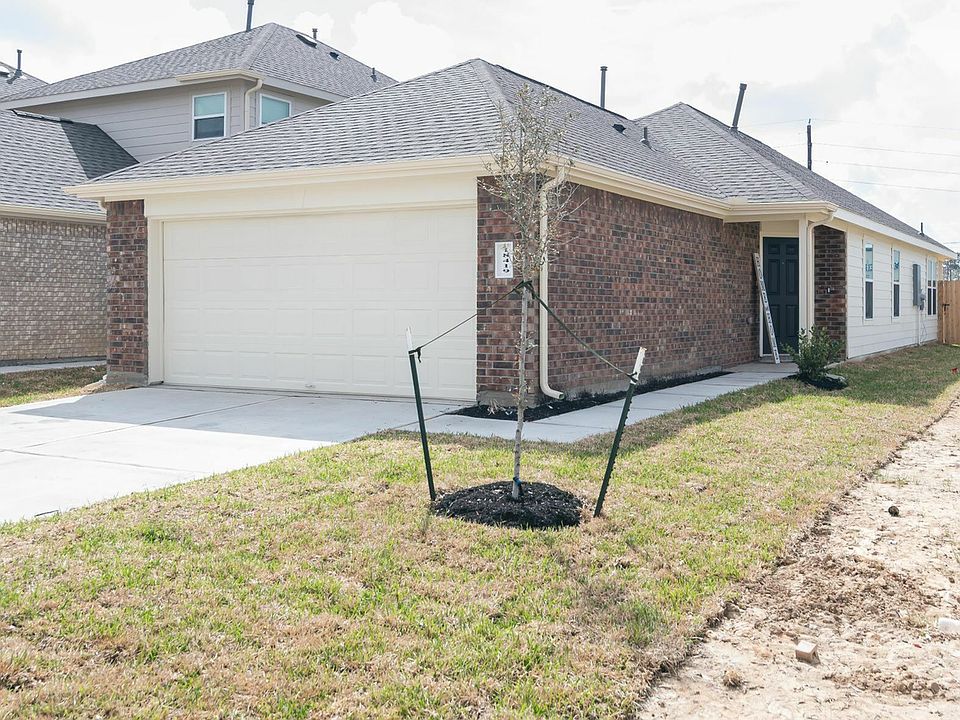 2nd image of 18419 Hillwood Ln