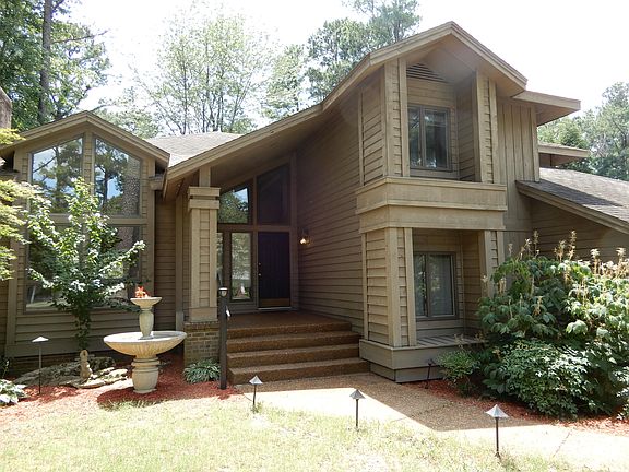 3rd image of 643 Whitney Dr