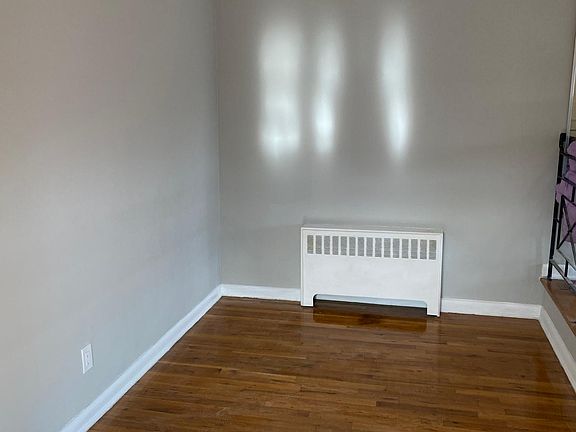 2nd image of 2915 Milton Pl
