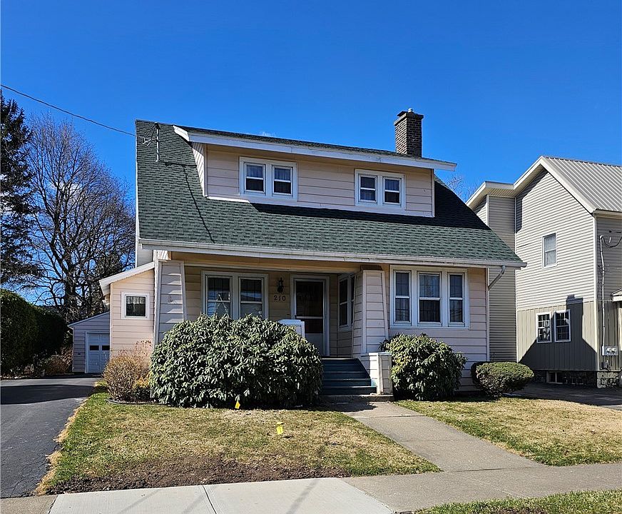 1st image of 210 1st Ave