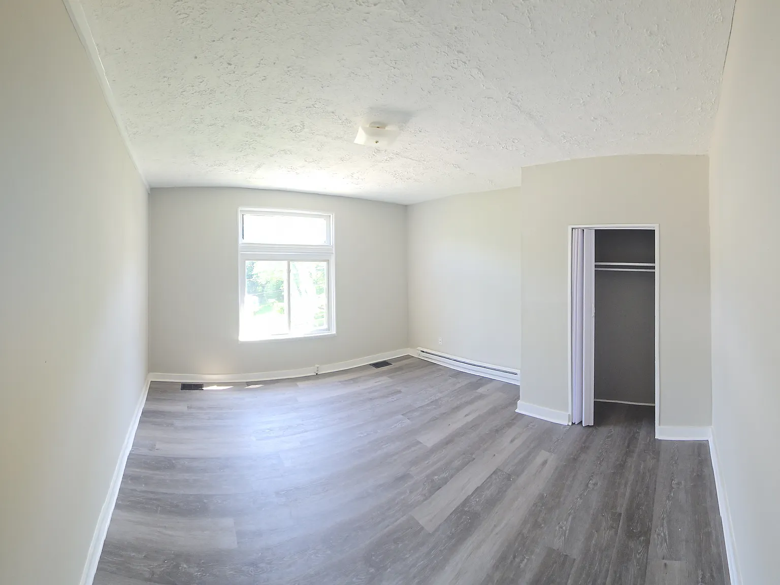 3 bed, 1069 sqft, $1,449 — Photo 1