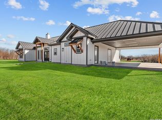 465 W Wetz Rd, Marion, TX 78124
