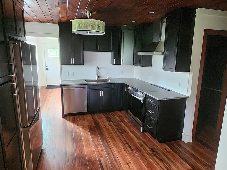 324 Franklin St — Photo 16