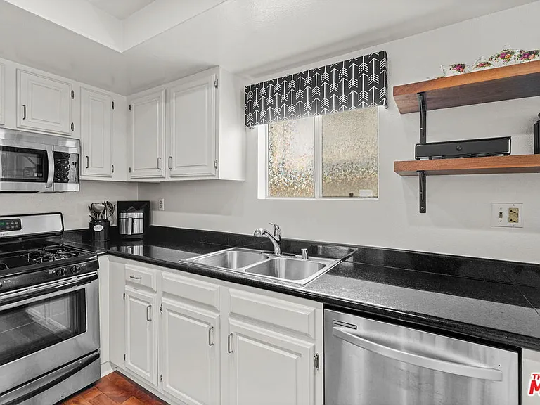 11907 Darlington Ave #101 — Photo 8