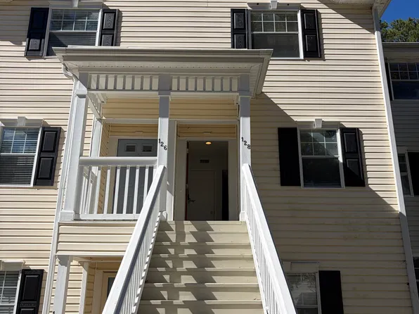 128 Kingsbury Dr, Chapel Hill, NC