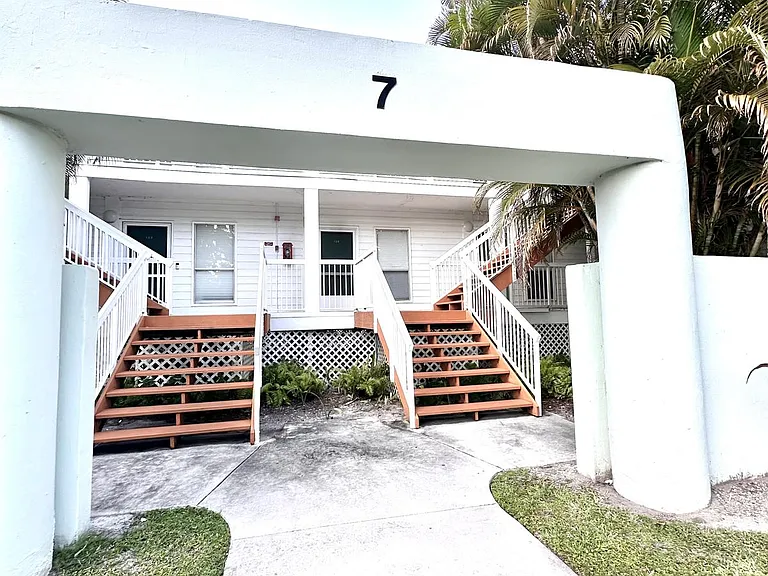 160 Cypress Point Dr — Photo 28