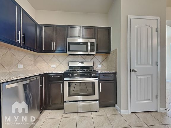 4th image of 2104 Langdale Ln