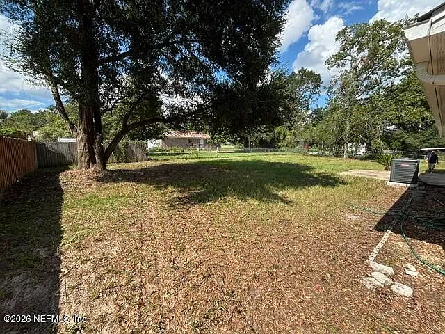 3 bed, 2.0 bath, 1204 sqft, $1,550 — Photo 3
