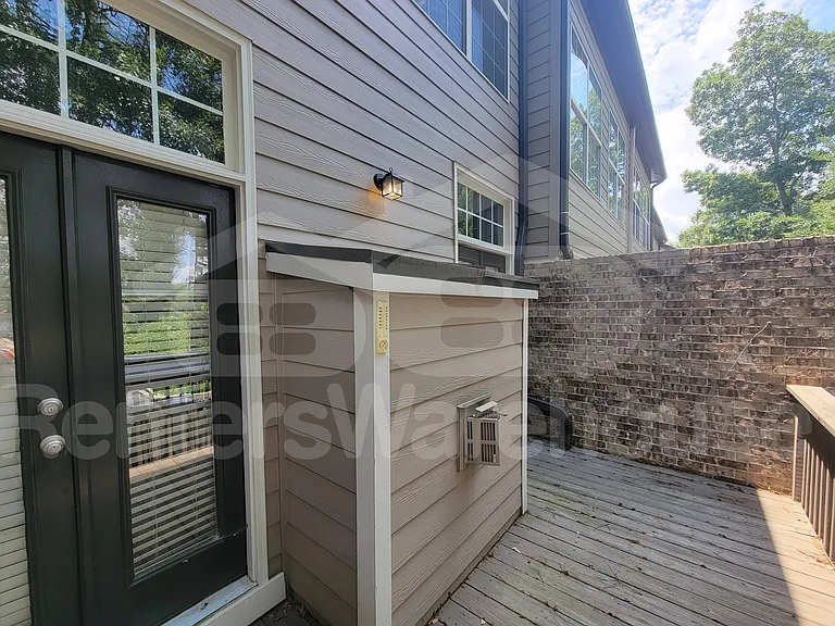 2671 Rivers Edge Dr — Photo 8