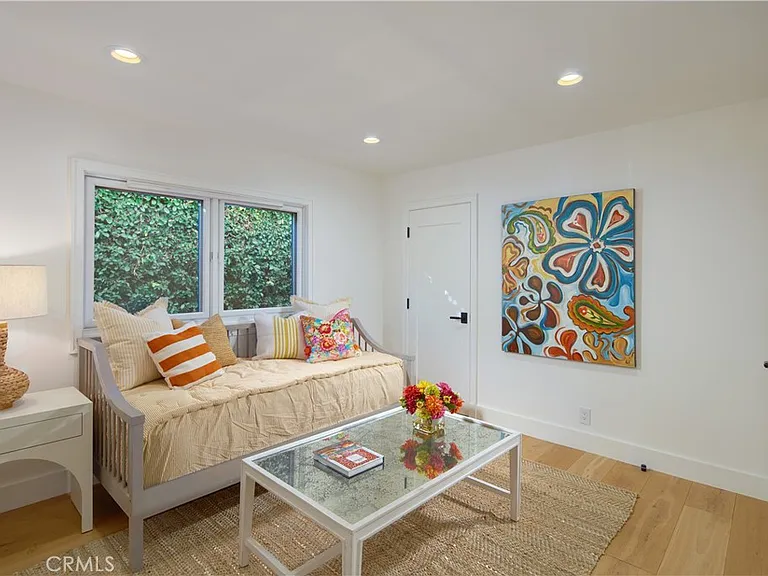 2572 Bayshore Dr — Photo 17