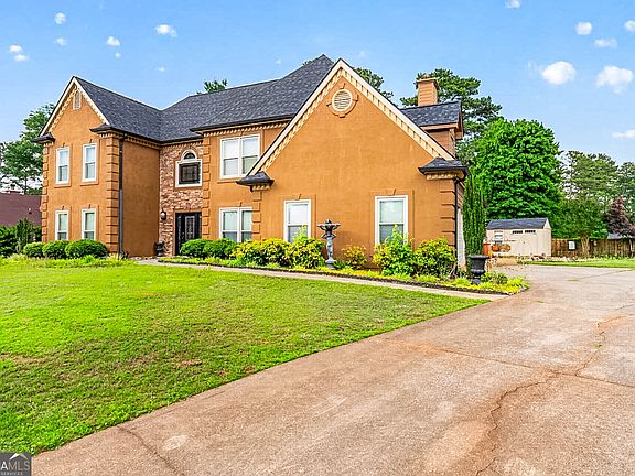 2nd image of 3233 Wyndham Park Ln