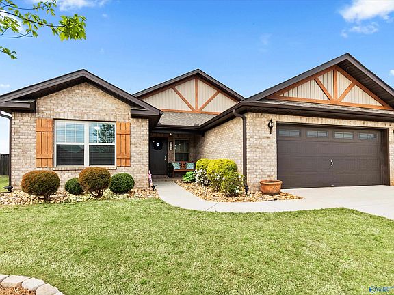 3rd image of 104 White Rock Dr