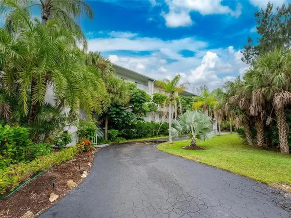 1401 S McCall Rd, Englewood, FL