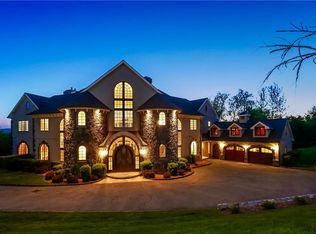 65 Brookwood Dr, Briarcliff Manor, NY 10510