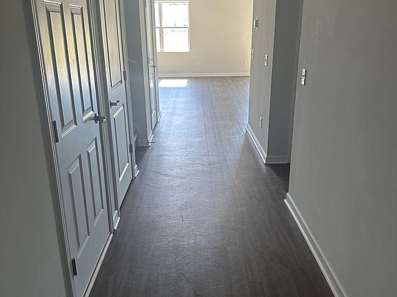 5th image of 534 Samuel Lee Ln