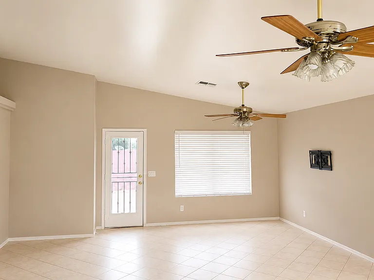 1734 E San Xavier Dr — Photo 12