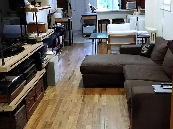 3rd image of 1404 31st Ave APT 1W