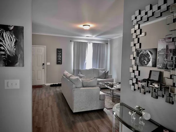 2822 Laurel Ridge Cir, East Pt, GA 30344