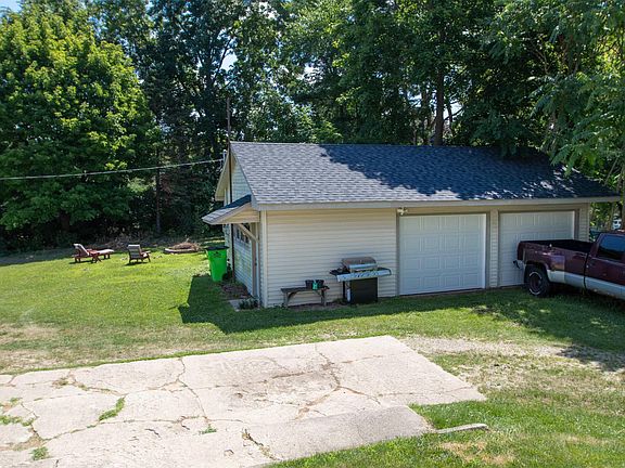 4th image of 205 S Dettman Rd