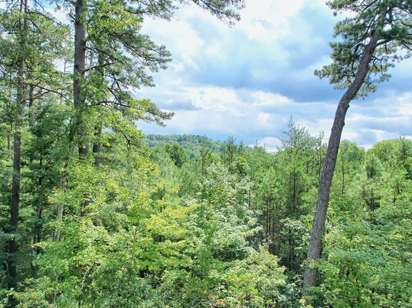 112 John English Dr, Clayton, GA 30525