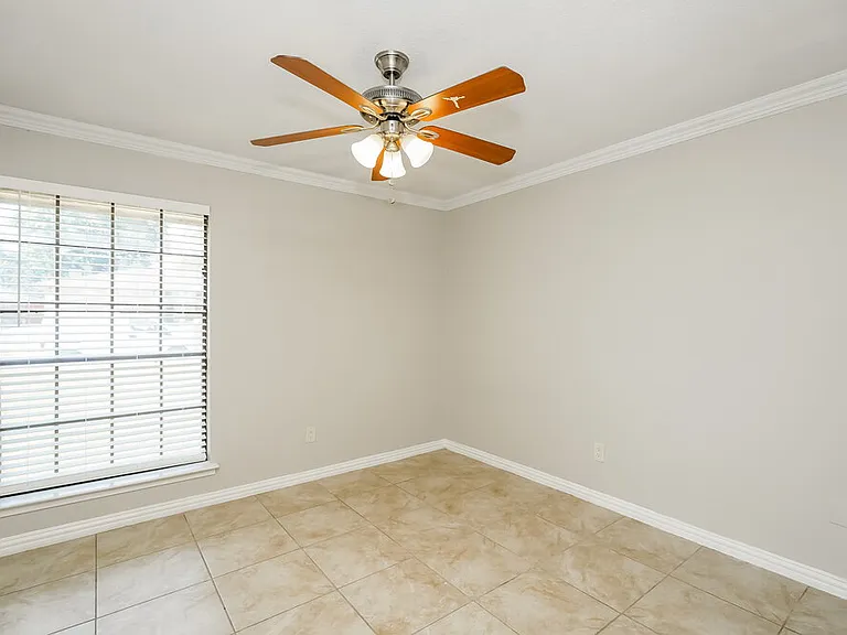 3400 Meadowmoor St — Photo 14