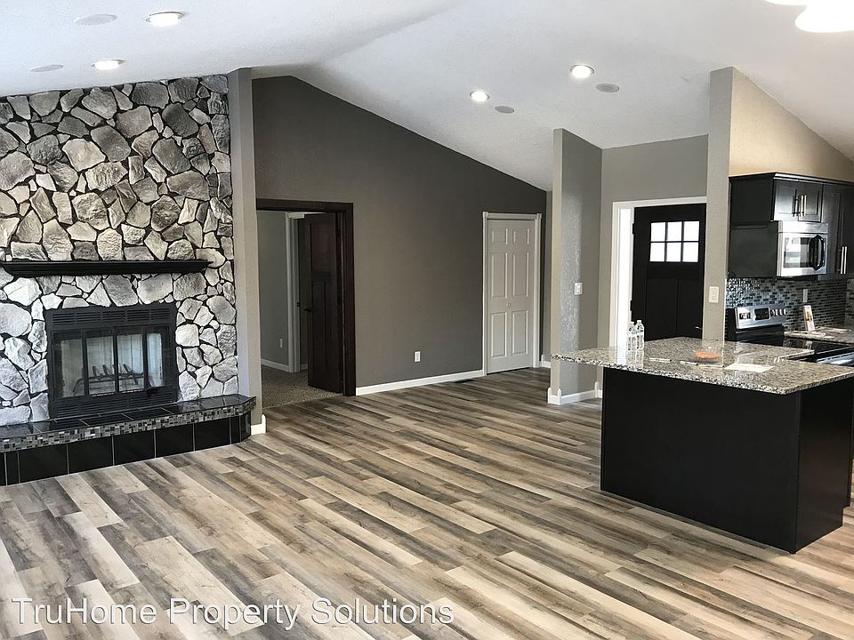 1st image of 2022 7th Ave NW