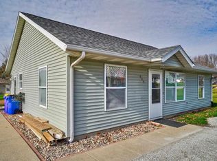 609 S Devoe St, Lone Tree, IA 52755