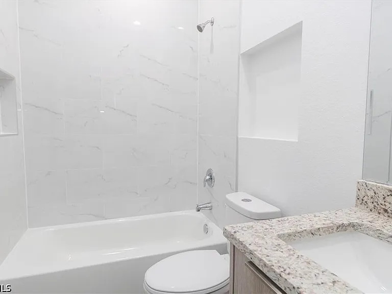 1476 Rugby Ln — Photo 24