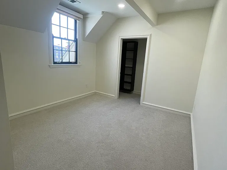 1005 Madison Ave — Photo 27
