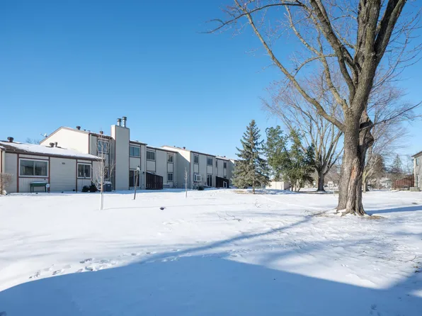 1604 Meadow Cir SE, Rochester, MN 55904