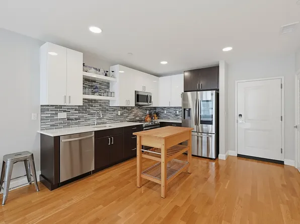 10 Taber St #206, Boston, MA 02119