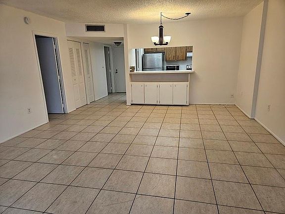 4th image of 4158 Inverrary Dr APT 106
