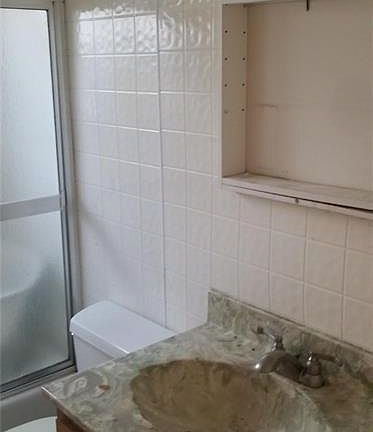 5th image of 715 Dyer St