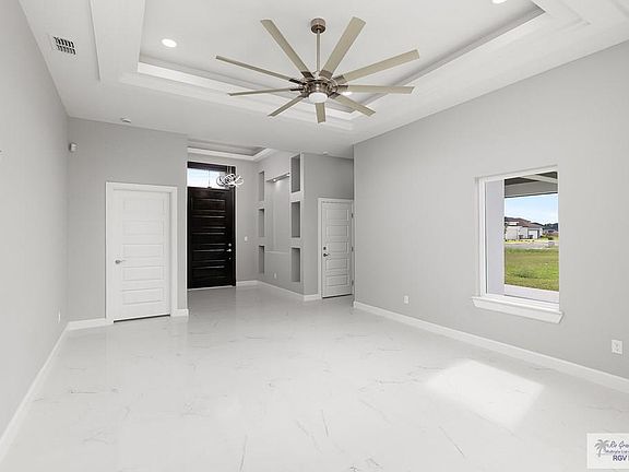 5th image of 1005 N Trinity St #44