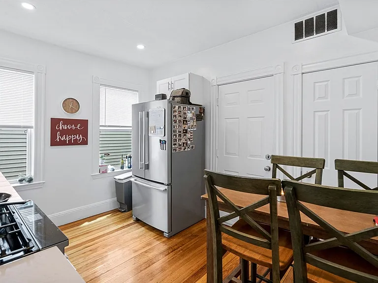 7 Hallam St #3 — Photo 9