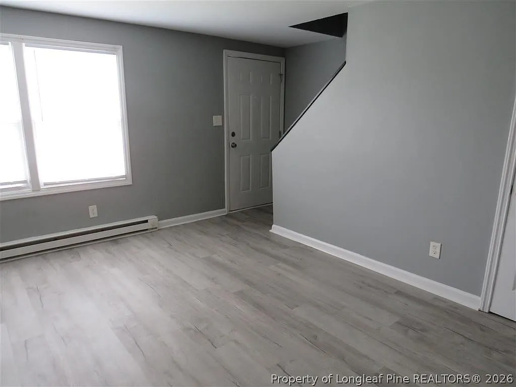 2 bed, 1.0 bath, 800 sqft, $850 — Photo 3