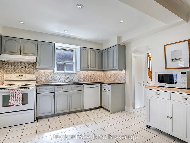 135 Cadorna Ave — Photo 10