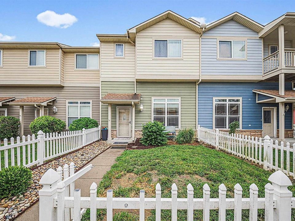 1st image of 35 Fuller Cir