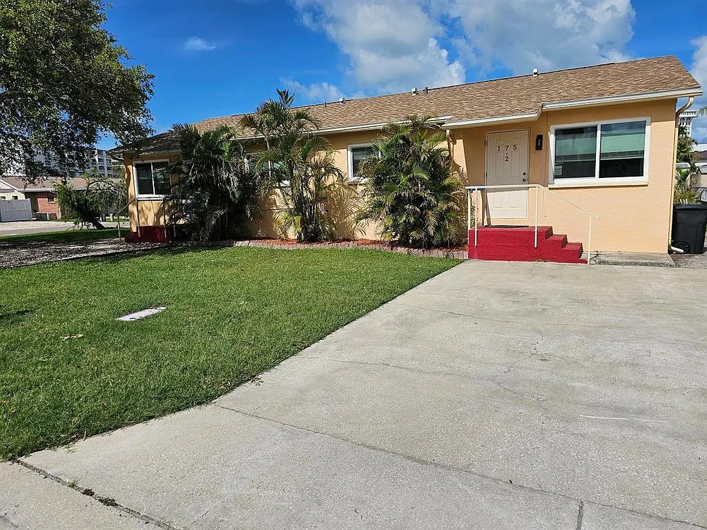 2 bed, 1.0 bath, 864 sqft, $2,200 — Photo 2