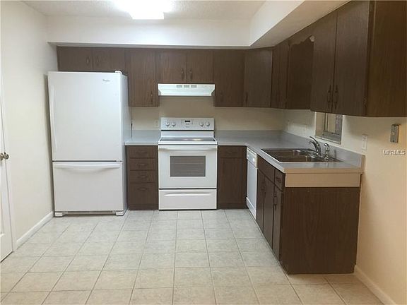 2nd image of 246 Garden St