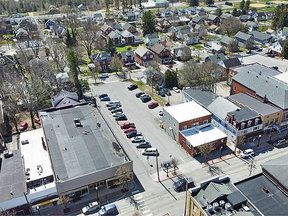 3rd image of 202 W High St