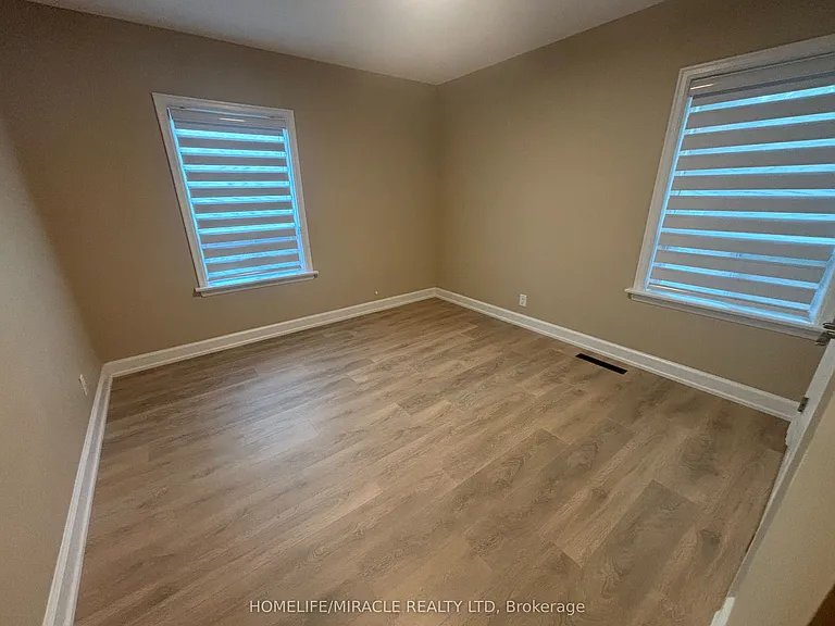 54 Hawman Ave #UPPER FLOOR — Photo 8